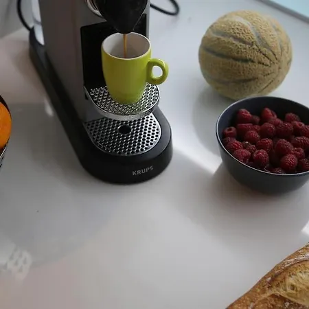 Le Provencal - Center Old 1br Flat With Ac, Wifi דירה *