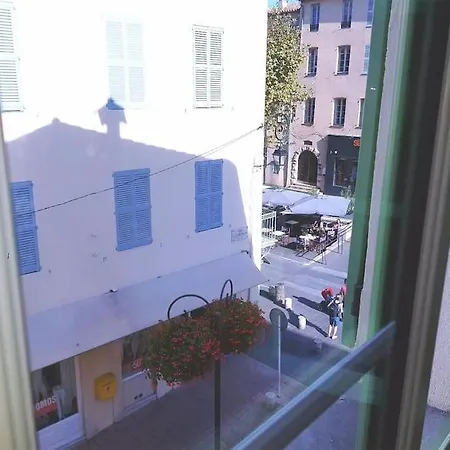 Le Provencal - Center Old 1br Flat With Ac, Wifi