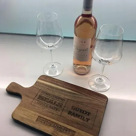 Appartamento Le Provencal - Center Old 1br Flat With Ac, Wifi Antibes