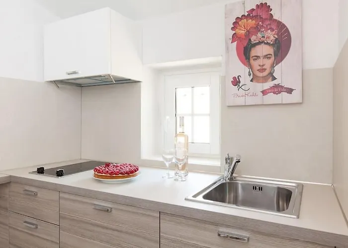 Le Provencal - Center Old 1br Flat With Ac, Wifi *