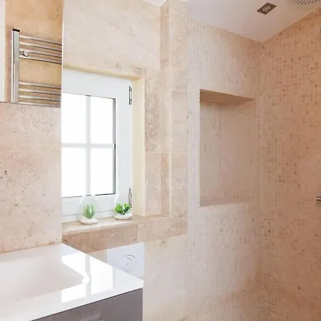 Apartment Le Provencal - Center Old 1br Flat With Ac, Wifi Antibes