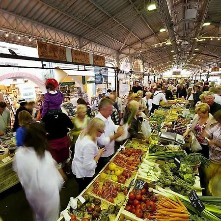 Le Provencal - Center Old 1br Flat With Ac, Wifi Antibes