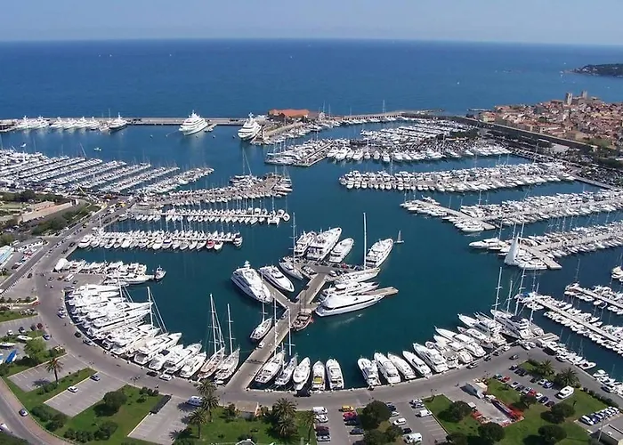 Le Provencal - Center Old 1br Flat With Ac, Wifi Daire