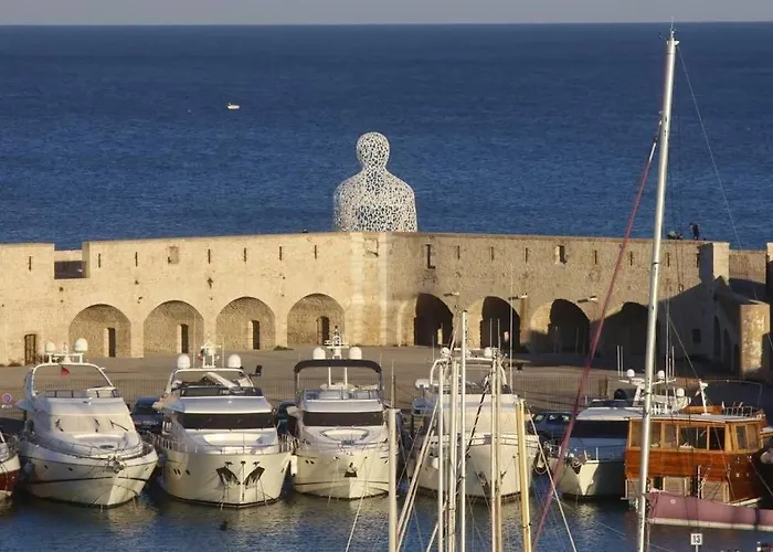 Le Provencal - Center Old 1br Flat With Ac, Wifi Daire Antibes