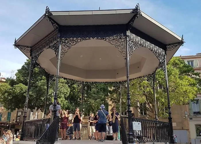 Le Provencal - Center Old 1br Flat With Ac, Wifi * Antibes